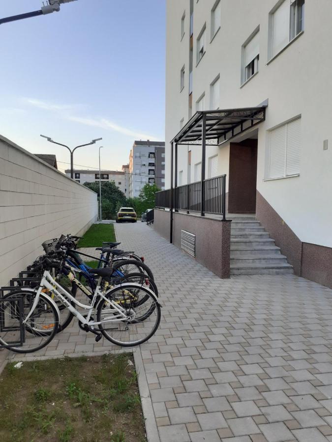 Apartman Vrbas Sa Podzemnom Garazom Μπάνια Λούκα Εξωτερικό φωτογραφία