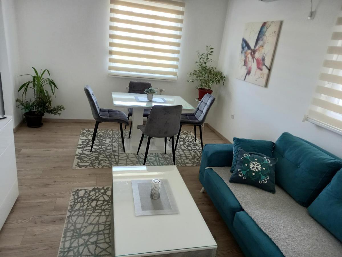 Apartman Vrbas Sa Podzemnom Garazom Μπάνια Λούκα Εξωτερικό φωτογραφία